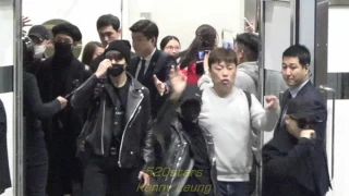 BTS 防彈少年團(방탄소년단) Hong Kong Airport Arrival 20161201