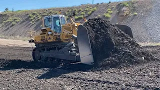 Liebherr 764 Bulldozer Pushing Coal