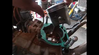 2004 KTM 250SX Blown top end tear down