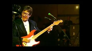 HANK MARVIN live "Devil Woman" with Ben Marvin