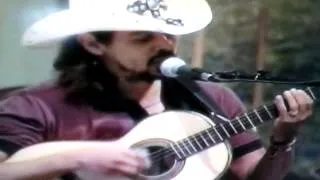 João carreiro cantando na Canção Nova