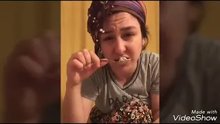 Yasemin Sakallıoğlu Komik Videolar