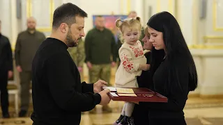 Володимир Зеленський вручив ордени «Золота Зірка» членам родин полеглих захисників України 27.10.23