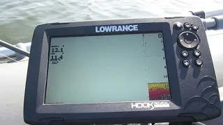 Экран эхолота Lowrance пишет "Остановившийся". Что нажать, чтобы исправить?!