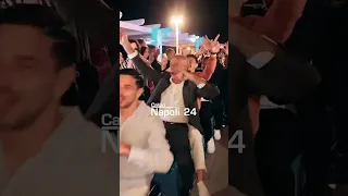 Trenino "scudetto" 🚂🤣 Spalletti, Di Lorenzo e azzurri SCATENATI alla festa! 💙