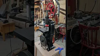 Antique mini bandsaw startup, with blade