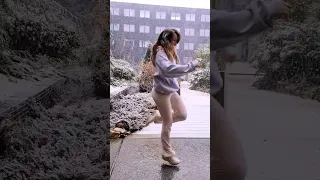 Pov: It's snowing in Amsterdam in March 🌨️ #fitness #shuffledance #dance #snow #amsterdam #snowfall