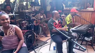 Live performance by 123 Isa vibes band of Saba's Kam back Darling.