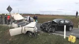 130901 Frontalzusammenstoß mit Oldtimer