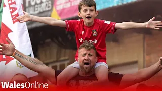 Incredible scenes as thousands greet Wrexham AFC and co-owners Ryan Reynolds and Rob McElhenney