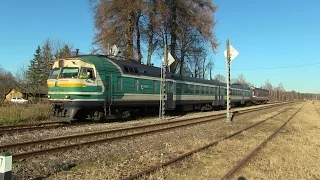 Дизель-поезд ДР1А с путеизмерителем на ст. Карула / DR1A with track measurement car passing Karula