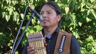 Movimiento indigena. Индеец из Эквадора Inty «Pakarina».