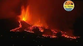 🌋🌋🌋La Palma volcano eruption 2021.09.19🌋🌋🌋- First night images after spewing out lava, ash & smoke!