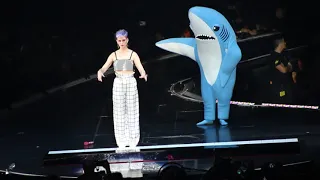 Katy Perry with the shark funny moment giugno 2018