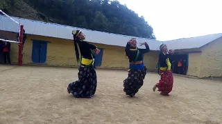 Jau saila beni bajar  saptarangi kala kendra grp puja thapa puja pandey sunita gurung