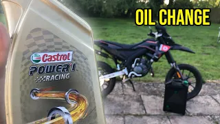 Oil change on Derbi Senda 50cc (2 stroke oil change)