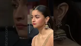 Kapil ने Alia bhatt से पूछा ट्रैफिक लाइट की green light किस कलर की होती है🤣🤣#funny #shorts