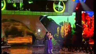 Ussy feat. Andhika "Kupilih Hatimu",performed at SCTV MUSIC AWARDS 2011 (Courtesy SCTV)