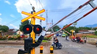 Detik-Detik Palang Pintu Patah!!!