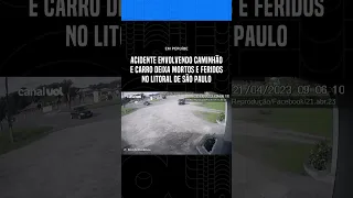 Acidente envolvendo caminhão e carro deixa mortos e feridos no litoral de SP #shorts