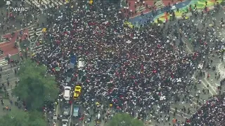 Video game giveaway causes chaos in New York City