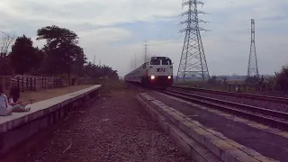 DIWARNAI SEMBOYAN 35 PANJANG, LAMPU DIMZ dan LAMBAIAN TANGAN HUNTING DENGAN RAILFANS SENIOR