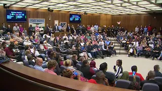 Hundreds attend intense Fort Worth City Council meeting after woman shot by police