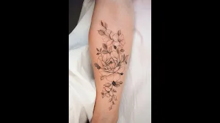Тату на руке для девушек. Перекрытие шрама татуировкой- нежные пионы от мастера Kot Tattoo Studio