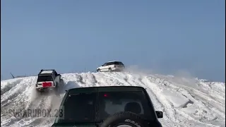 Субару Легаси зимой на бездорожье. Субару - внедорожник.