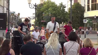 Классная песня от группы "СРАЗУ МАЙ"! Buskers! Street! Music! Song!