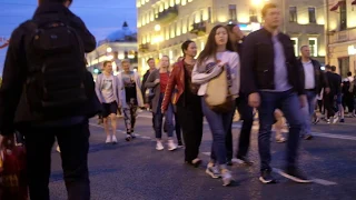 Feel the crowd (short video). Walking to the scarlet sails, 2018, St. Petersburg