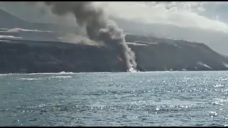 Volcán de la Palma. Nueva colada al mar. Puerto Tazacorte.