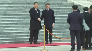 Macron pede ao presidente chinês para 'trazer a Rússia à razão' | AFP