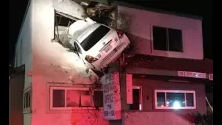 Car crashes into second floor of building | A Virtual CRASH Simulation