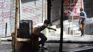 В Стамбуле при разгоне манифестации погиб случайный прохожий