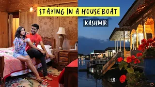 We stayed in a Houseboat in Dal Lake - Kashmir | Anagha Mirgal