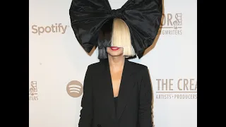 Sia Shows Her Real Face - CrowdFM