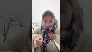 西楼儿女，趁着下雪天，别有一番味道#下雪🌨