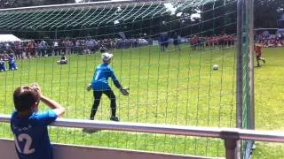 luton town v schalke penalty shoot out u10