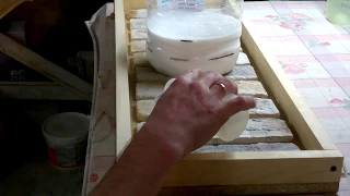 Making molds for decorative stone made of silicone