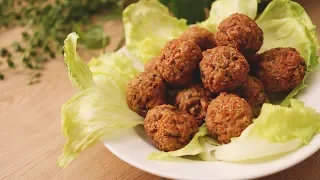 Vegan Meatballs 🍡: homemade chewy vegan meatballs that you can serve with soup.