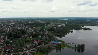 Озеро Валдай, город Валдай, набережная, вид с высоты птичьего полета, 4k