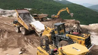 Huge Komatsu WA900 And WA800 Wheel Loaders Working On Birros Marble Quarries