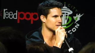 Robbie Amell ~ Code 8 ~ ECCC