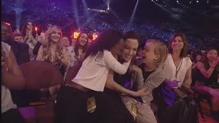 Angelina Jolie Shows Up at Kids' Choice Awards with Daughters, Wins Best Villain