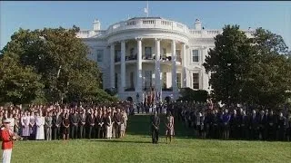 11 Septembre: Barack et Michelle Obama marquent une minute de silence