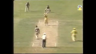 Dean Jones at his arrogant best. Classic six vs New Zealand at the Gabba ODI 1987/88