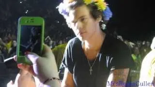 Harry Styles - Some of best moments on stage - Part 5