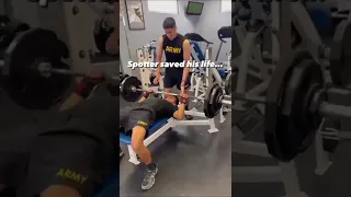 GYM FAILS 😱 SPOTTER SAVES HIS LIFE 🙏🏻🙏🏻 #shorts #bodybuilding #gymfails #gymmemes #fitness