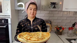 Easy to prepare, delicious flatbreads with Bazlama filling in a frying pan.